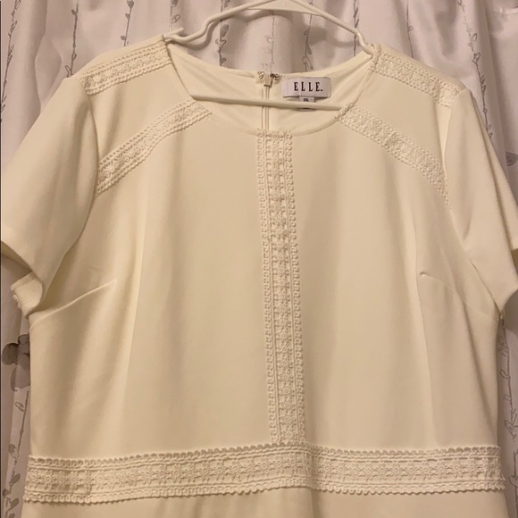 White dress - Picture 2 of 2